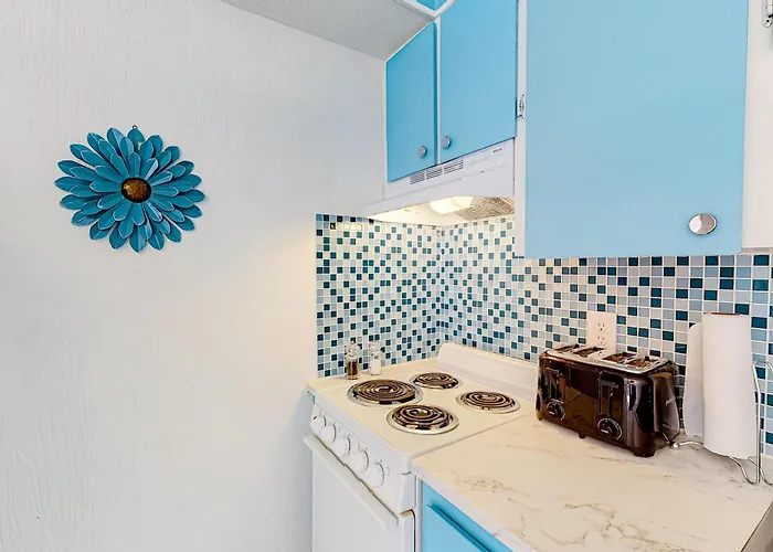 Comfortable Single-level With Wifi Pool & Ac Holiday home Gulf Shores