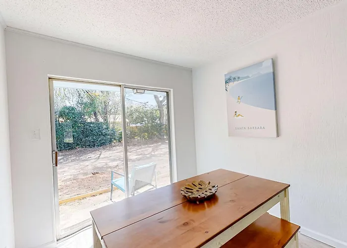 Comfortable Single-level With Wifi Pool & Ac