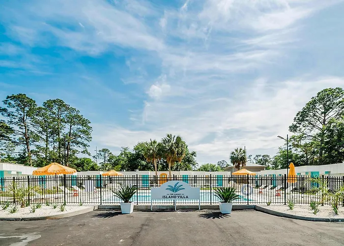 Comfortable Single-level With Wifi Pool & Ac Holiday home