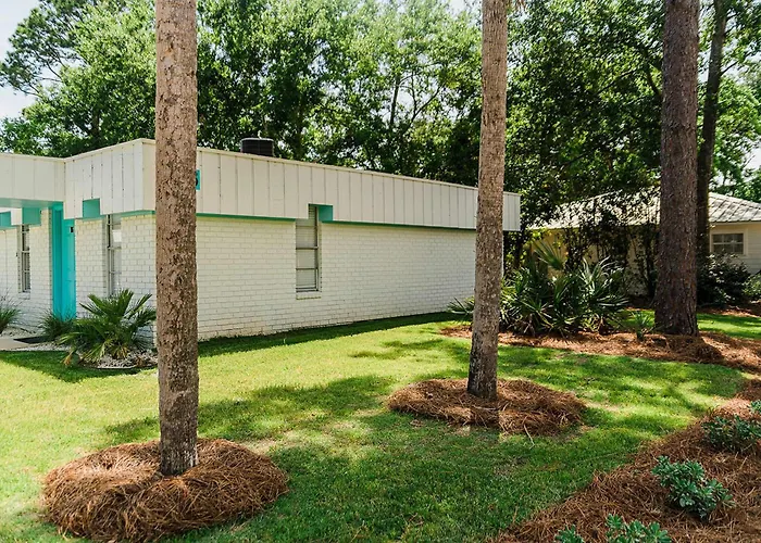 Holiday home Comfortable Single-level With Wifi Pool & Ac